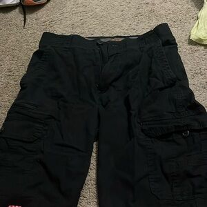 Men’s black cargo shorts